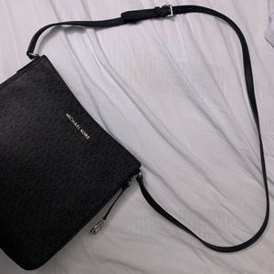 Brand new Micheal Kors Purse